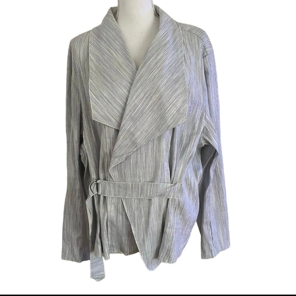 Lane Bryant LIghtweight Wrap Jacket Size 18 - Picture 3 of 6